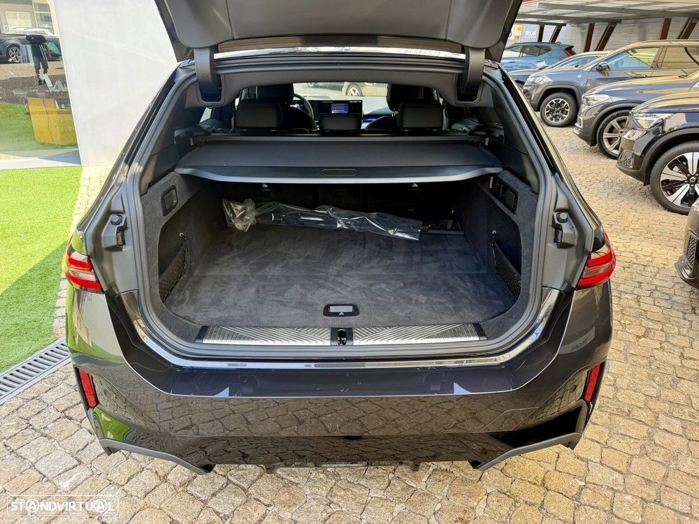 BMW 530 e Pack Desportivo M Pro - 26