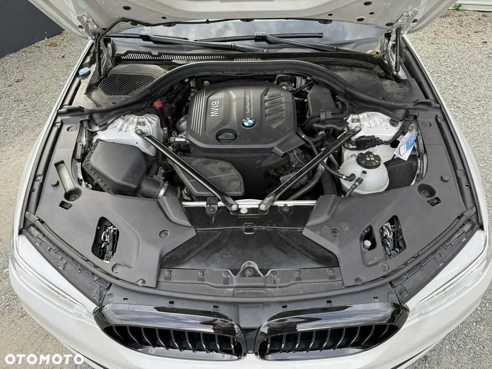 BMW Seria 5 - 25