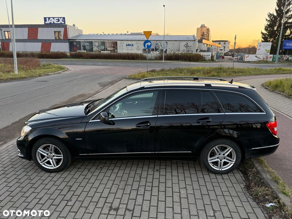 Mercedes-Benz Klasa C 180 CGI Automatik BlueEFFICIENCY Elegance - 9