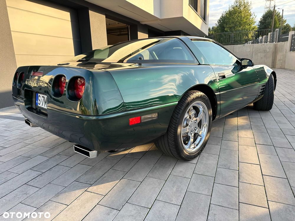 Chevrolet Corvette - 2