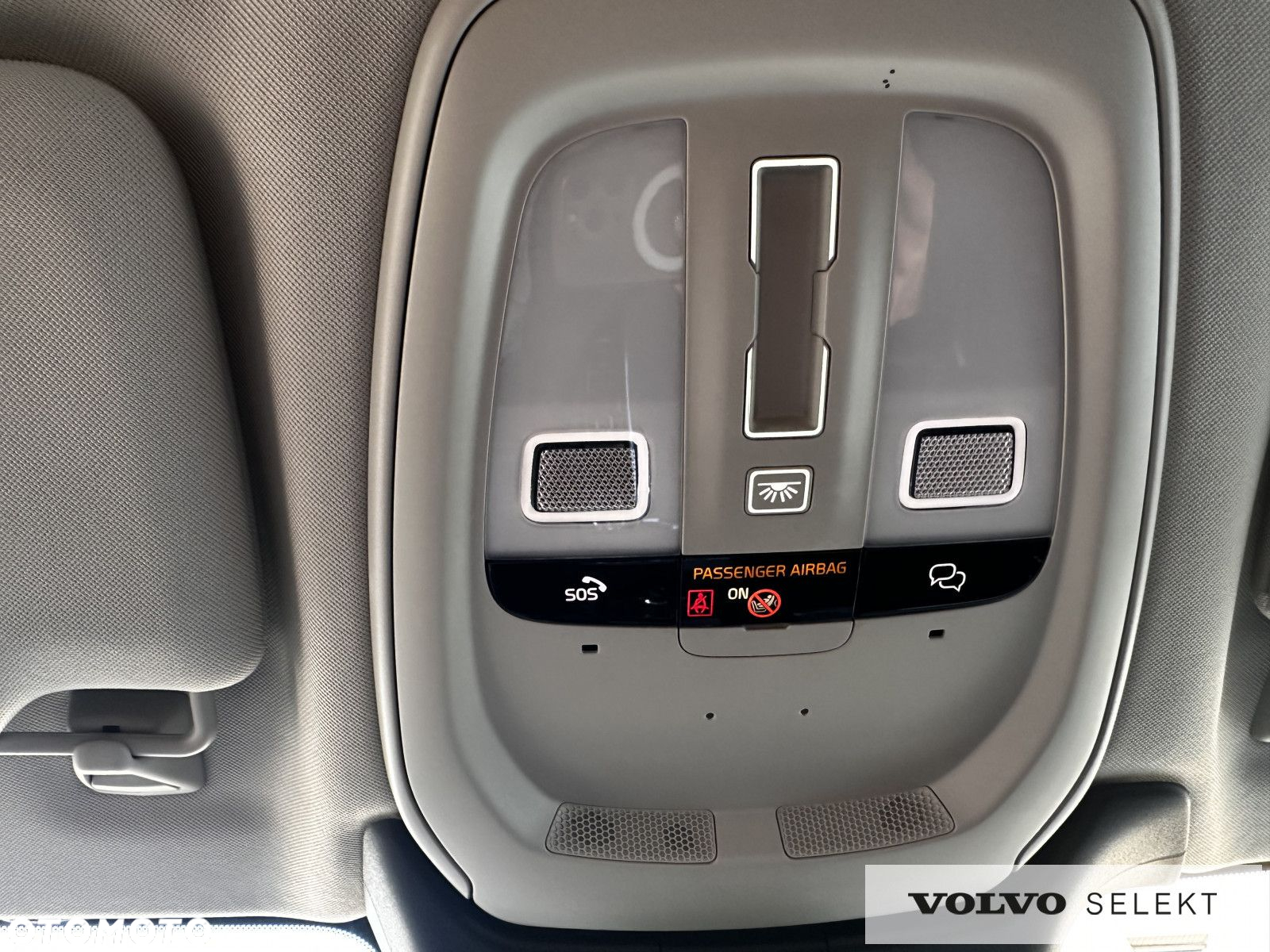 Volvo V90 Cross Country - 27