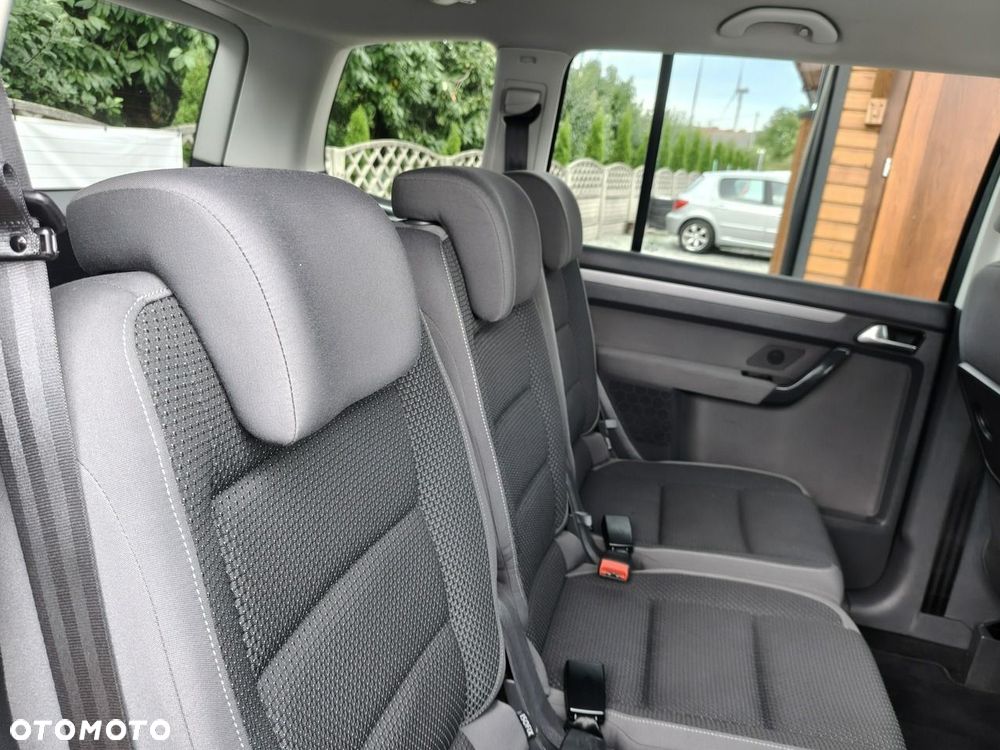 Volkswagen Touran - 22