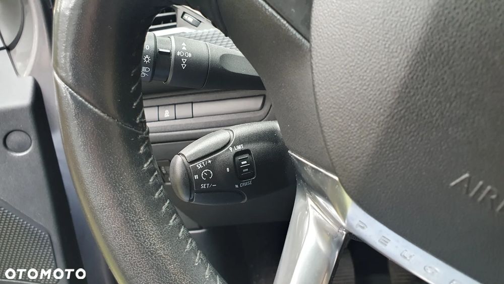 Peugeot 2008 1.6 VTi Active - 28