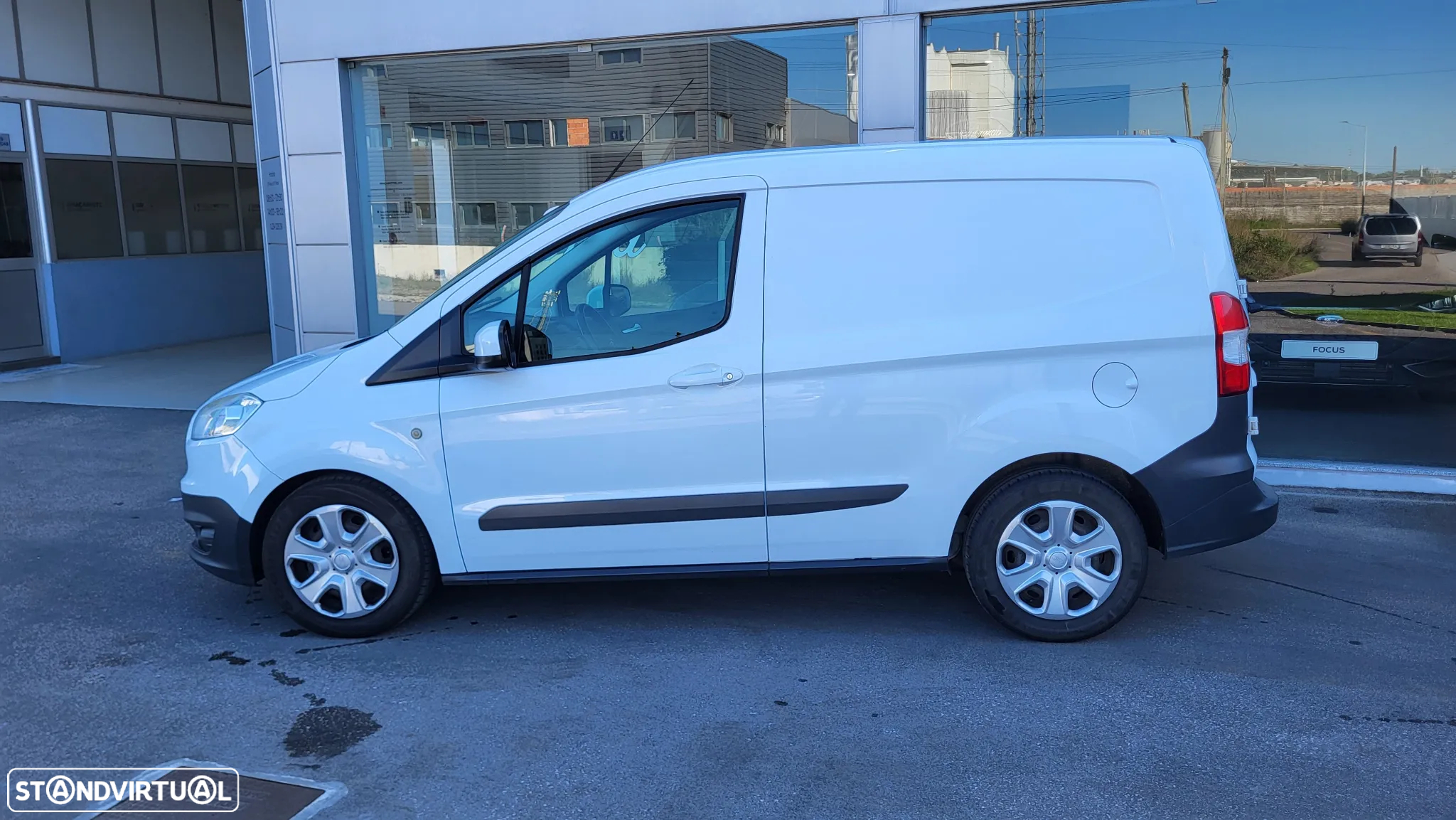 Ford Transit Courier - 4