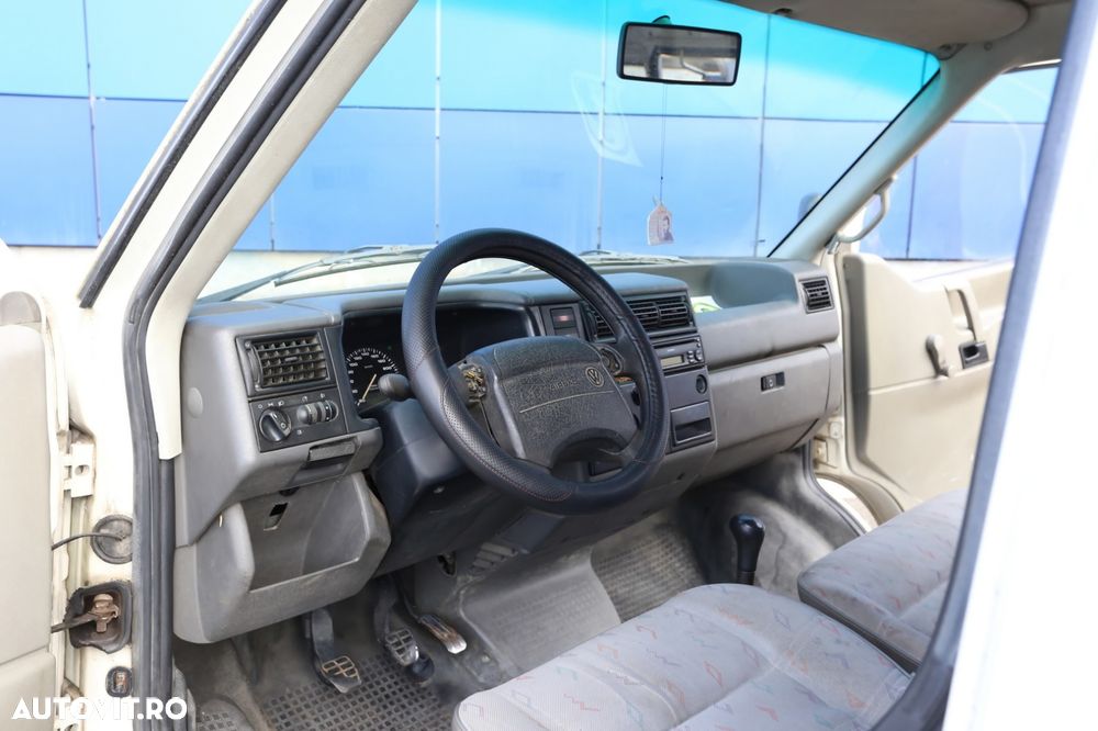 Volkswagen Transporter - 7