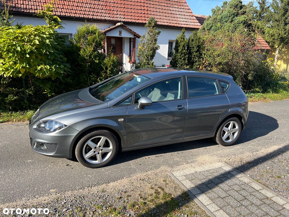 Seat Leon 2012 photo 2