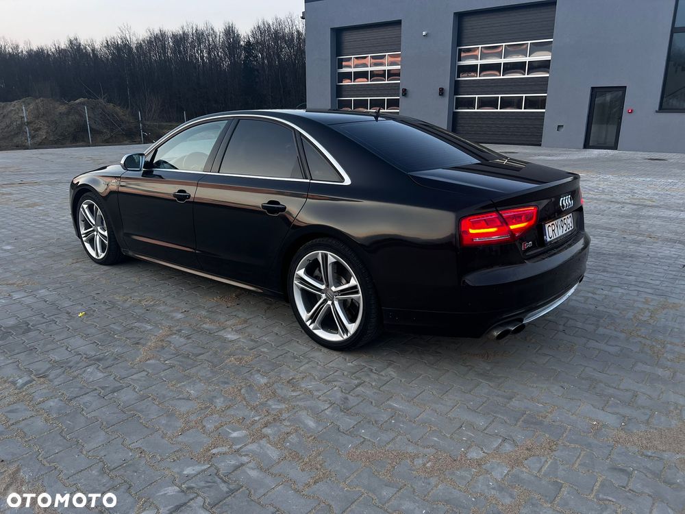 Audi S8 - 4
