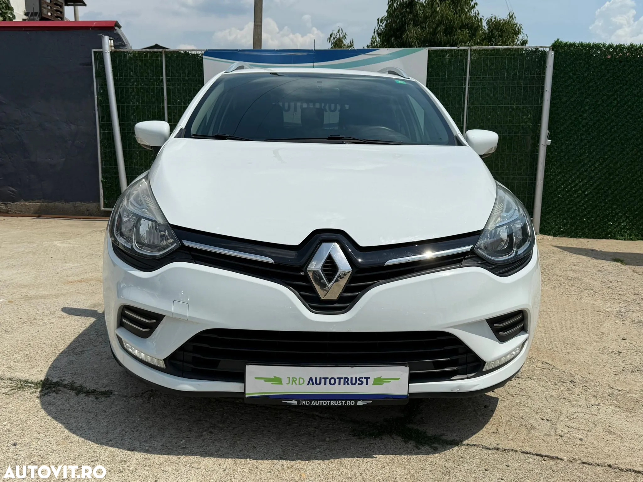 Renault Clio Estate TCe Zen - 2