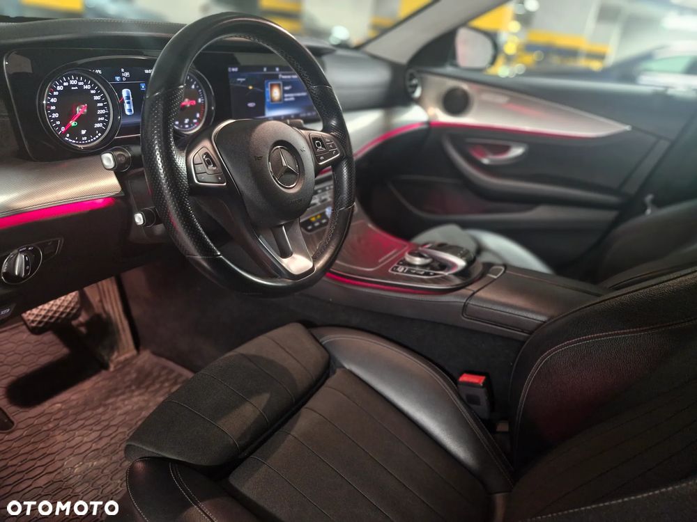 Mercedes-Benz Klasa E 220 d 4-Matic 9G-TRONIC - 4