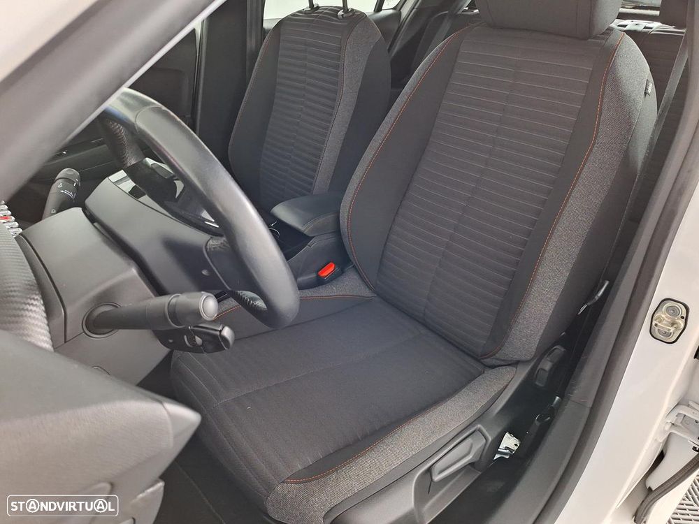 Peugeot e-208 Active Pack - 13