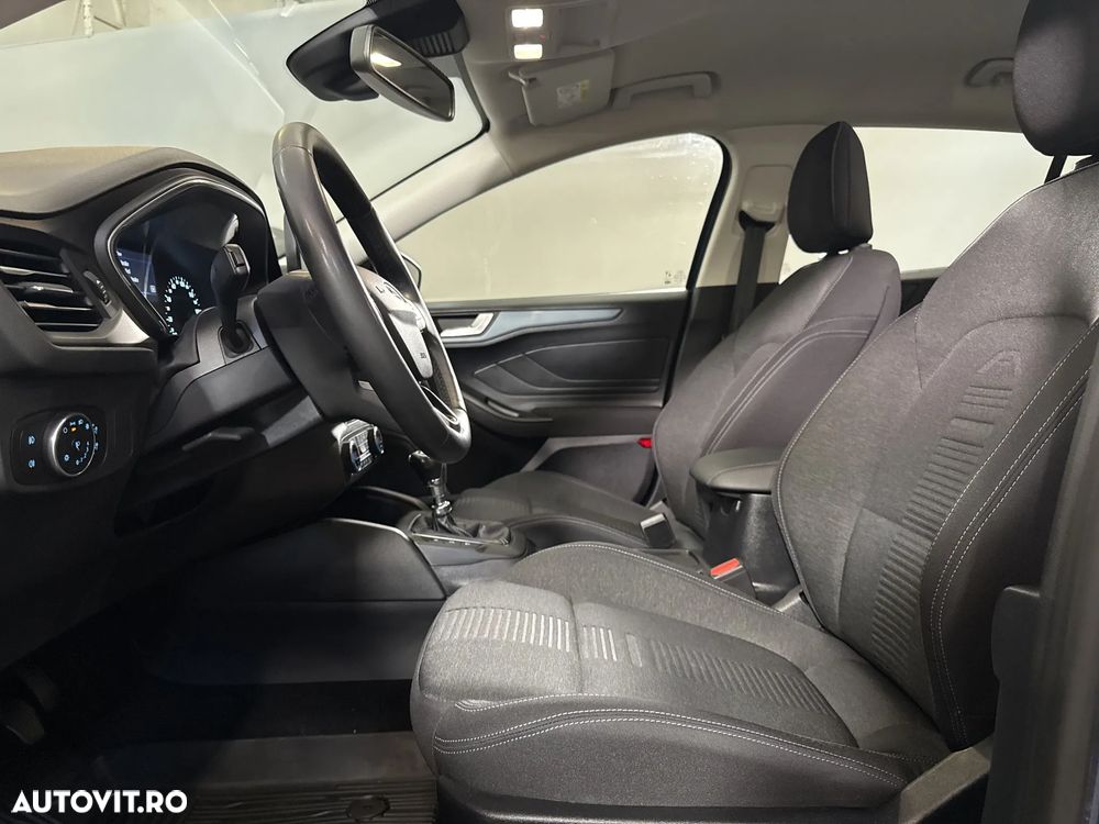 Ford Focus - 23
