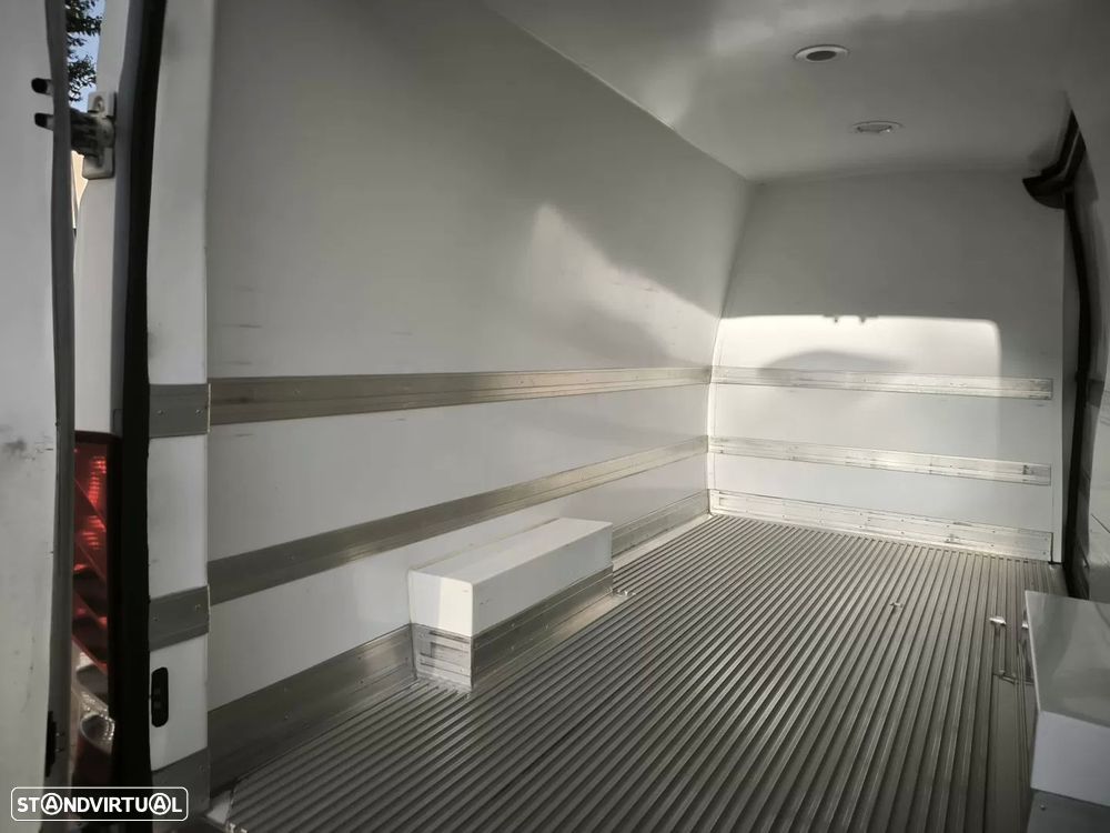 Iveco daily 2.3 35 s 140 isotérmica - 9