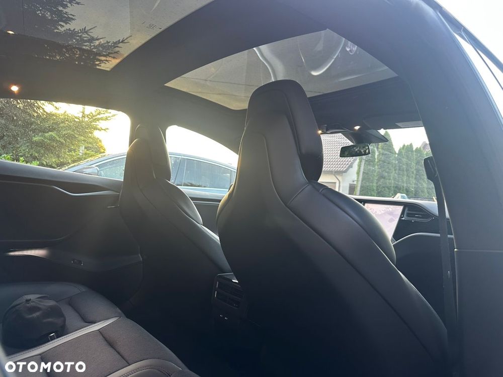 Tesla Model S 75 D - 9