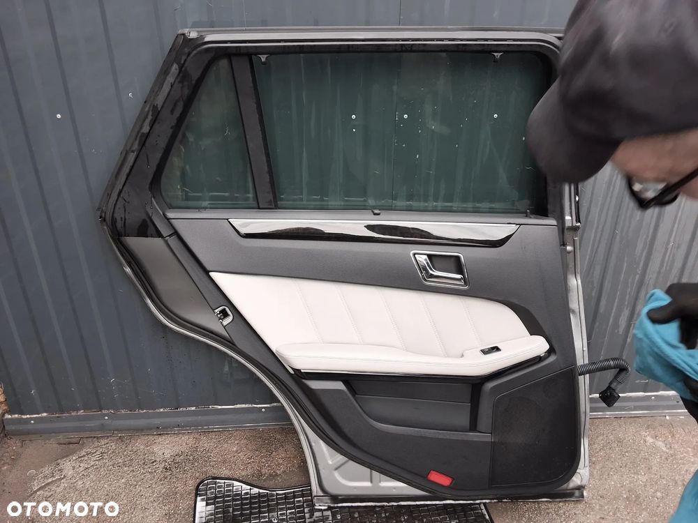 MERCEDES E-KLASA W212 LEWE TYLNE DRZWI KOMPLETNE W KOLOR 792 W ORYGINALE DO MONTAŻU Z 2010 ROK KOMBI - 11