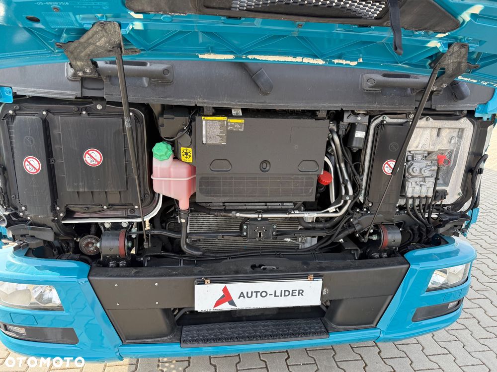 MAN TGL 12.220 / KONTENER + WINDA / 117 000 KM / ROLETA / TYŁ PODUSZKA / Z FRANCJI / STAN BDB / / / - 32