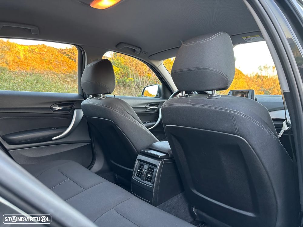 BMW 116 dA Line Sport - 30