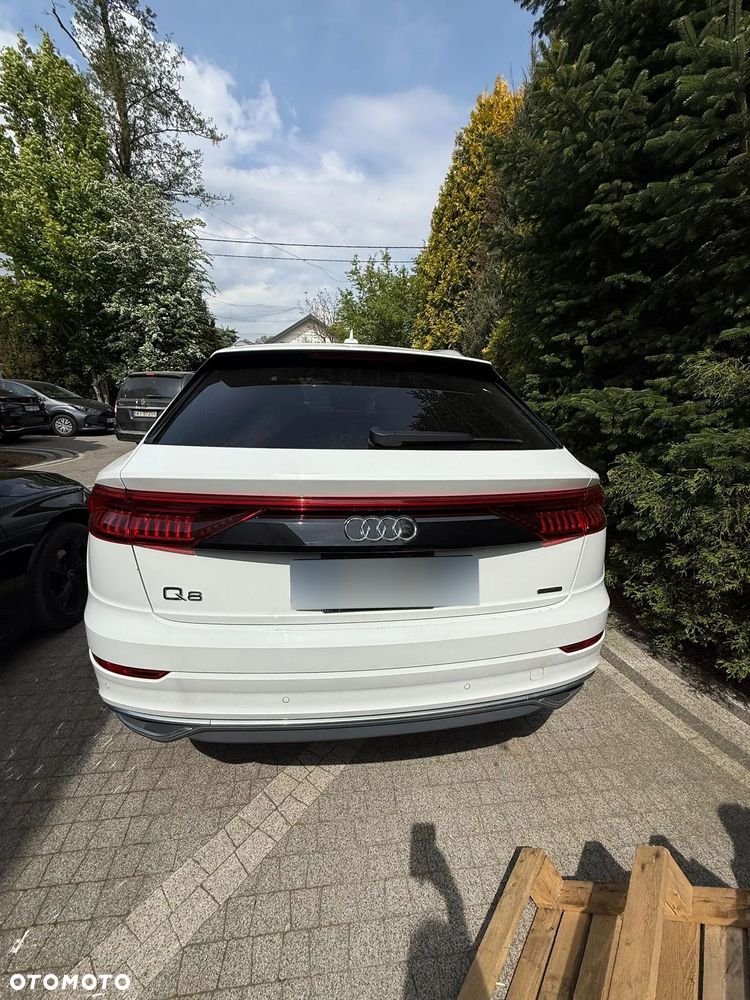 Audi Q8 55 TFSI quattro tiptronic - 11