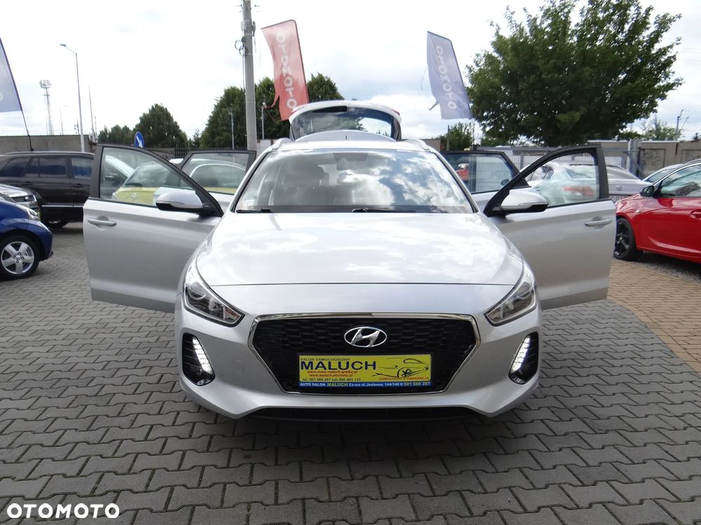 Hyundai i30 Kombi 1.4 Passion Plus - 9