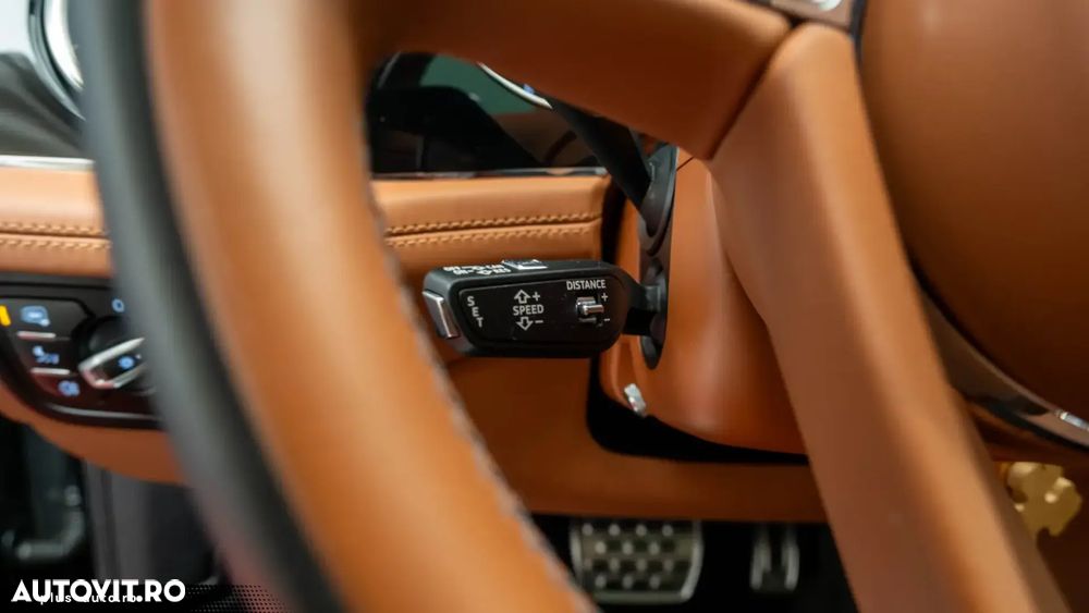 Bentley Bentayga - 13