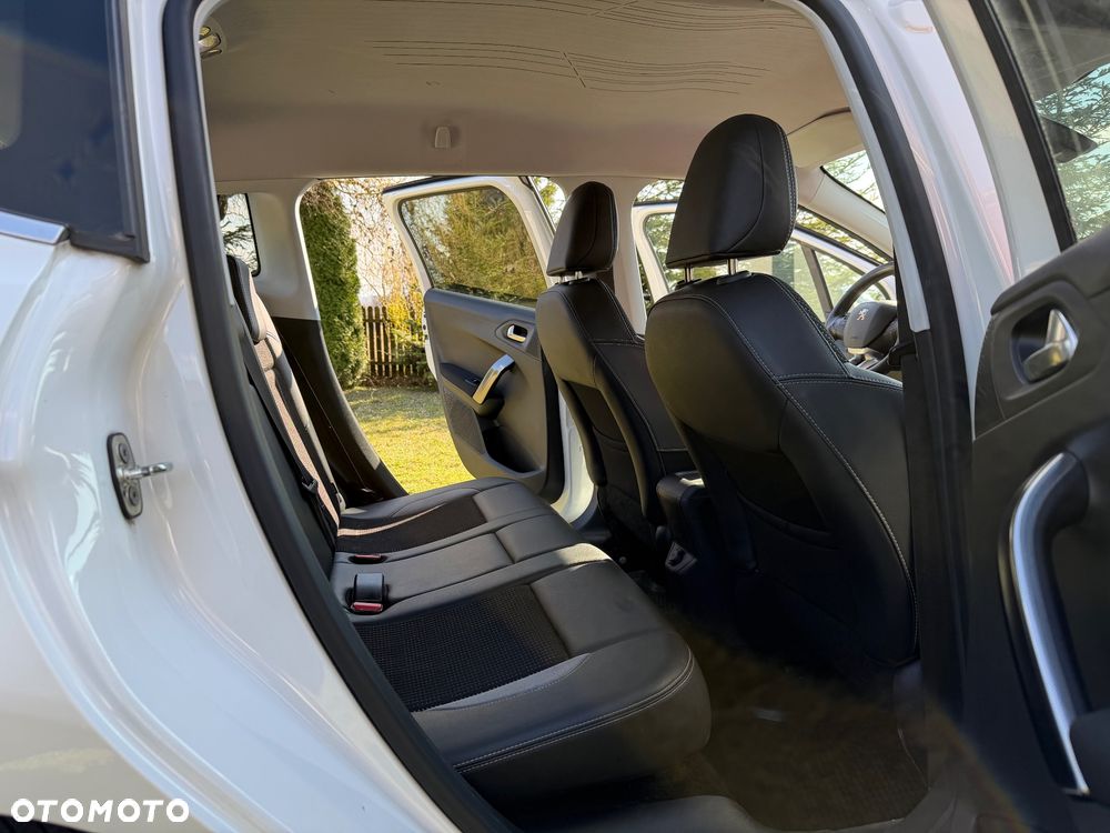 Peugeot 2008 1.6 e-HDi Allure S&S - 5