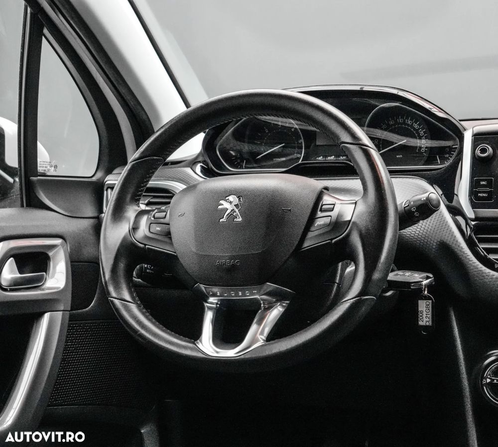 Peugeot 2008 BlueHDi 100 STOP & START Allure - 17