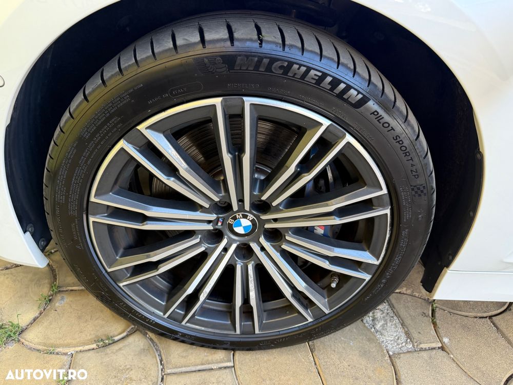 BMW Seria 3 330e Aut. M Sport - 21