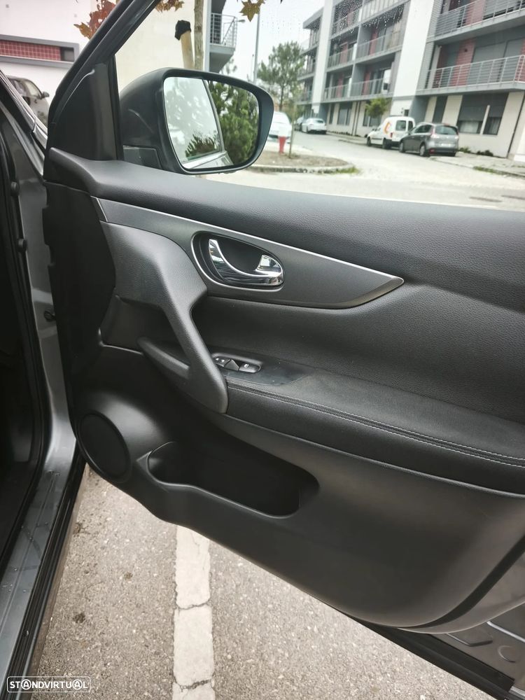 Nissan Qashqai 1.5 dCi N-Connecta - 14