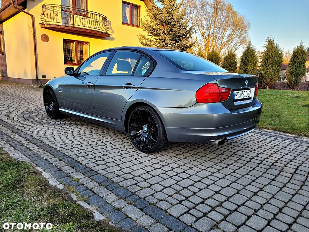 BMW Seria 3 320i - 4