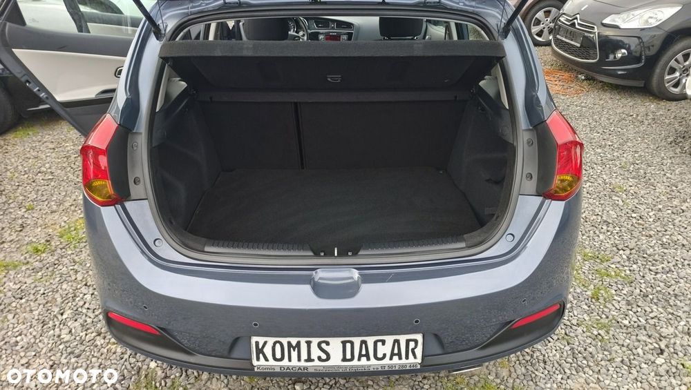 Kia Ceed - 25