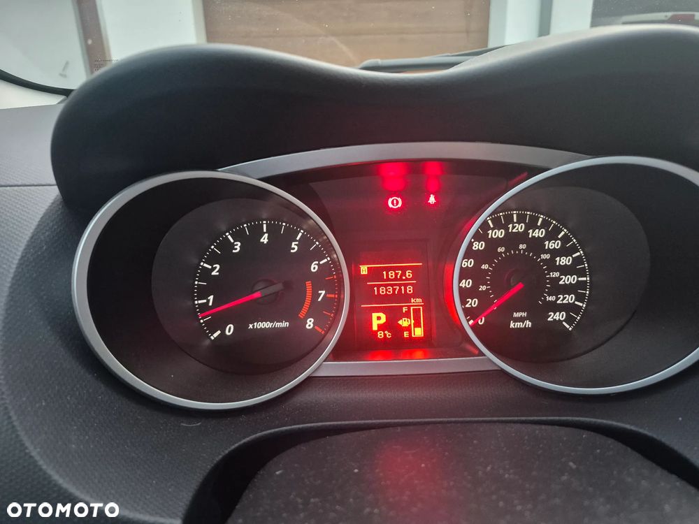 Mitsubishi Outlander 2.4 Intense + CVT - 8