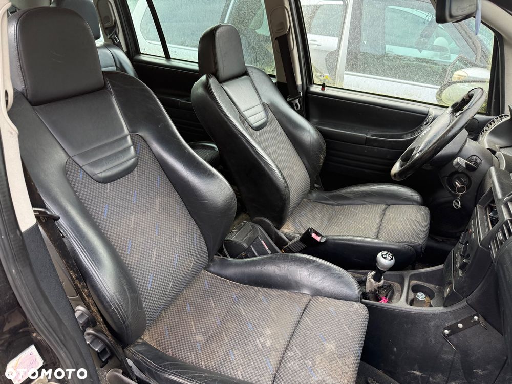 KOMPLET FOTELI RECARO ZAFIRA A OPC - 1