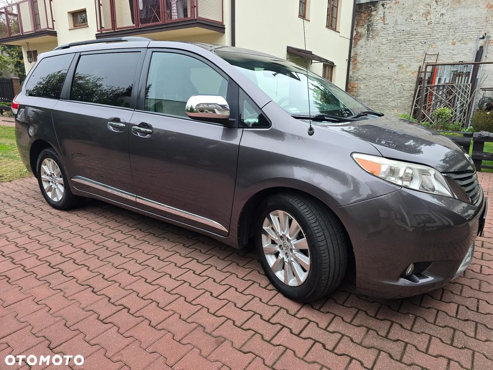 Toyota Sienna 3.5 V6 XLE AWD - 14