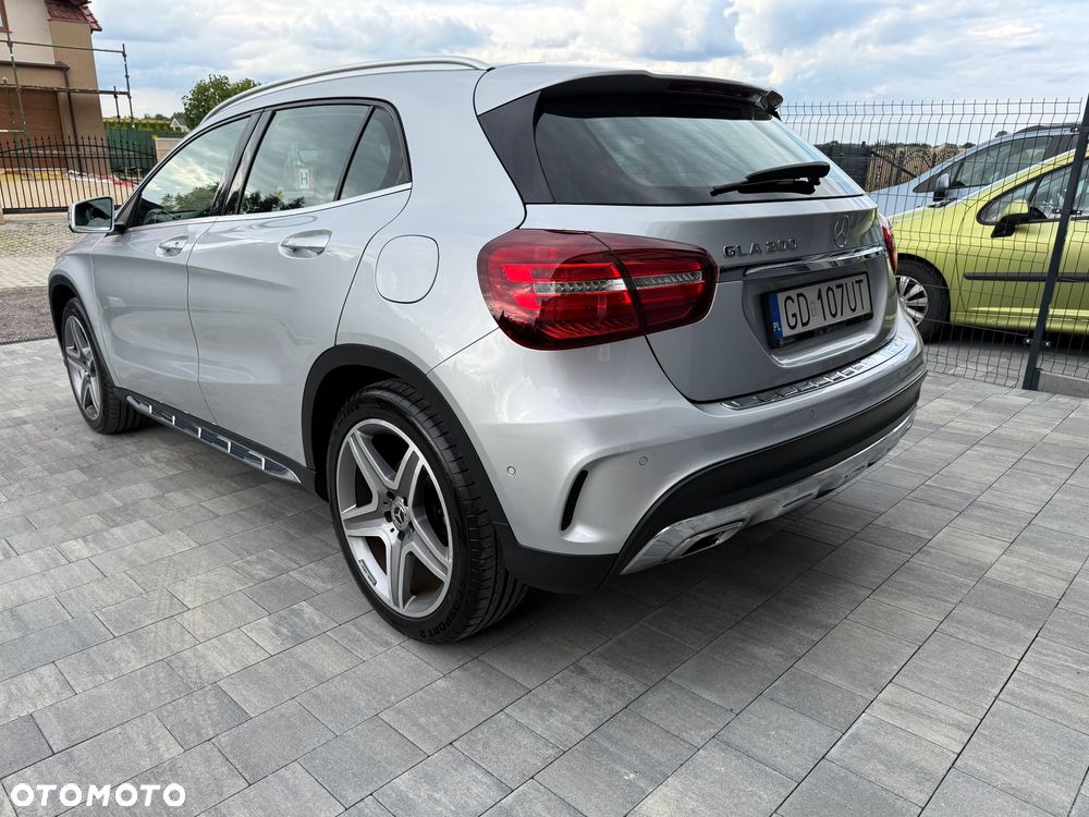 Mercedes-Benz GLA 200 7G-DCT AMG Line - 4