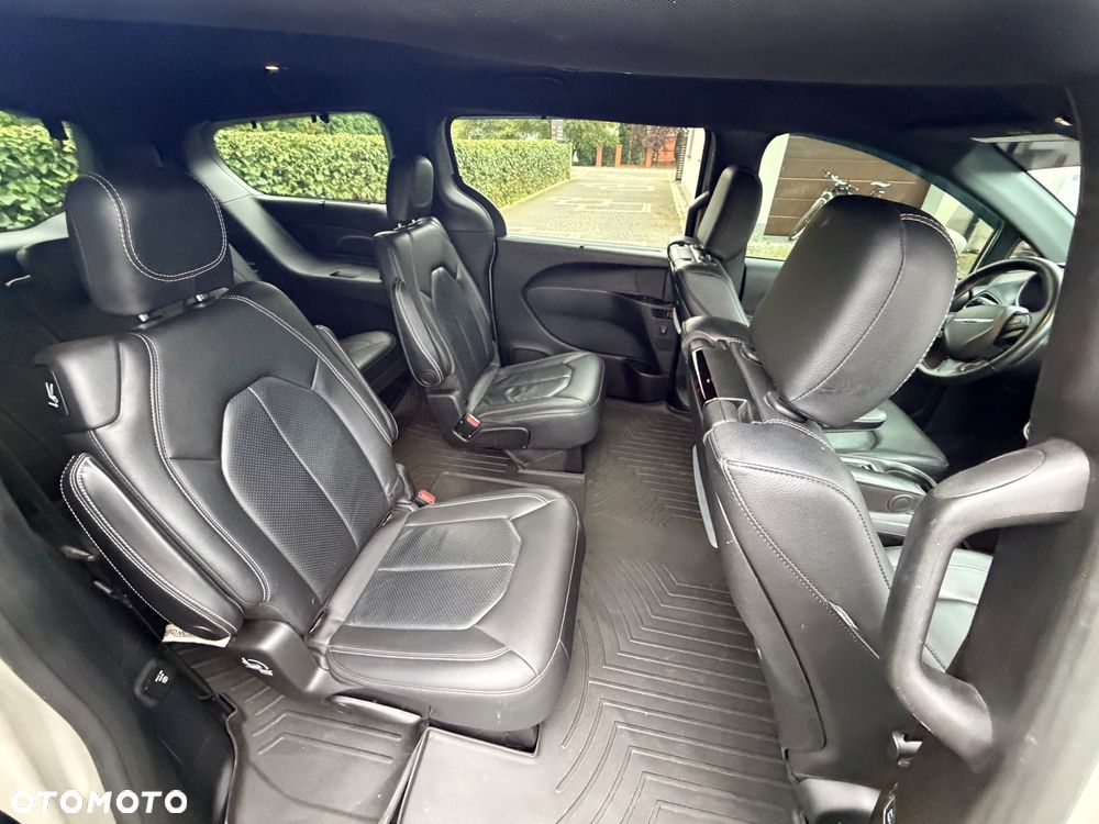 Chrysler Pacifica - 18