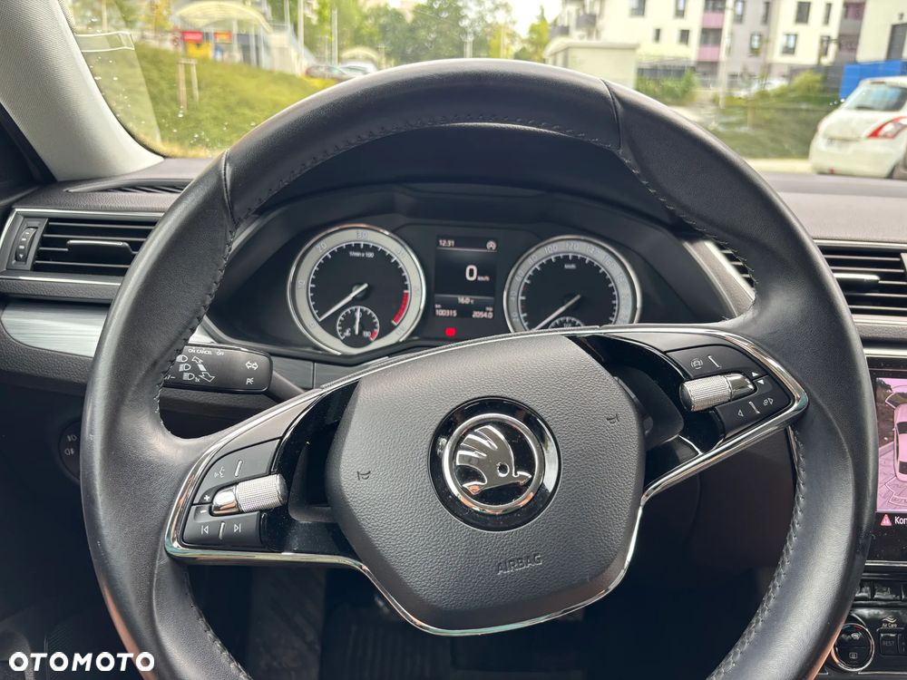 Skoda Superb 2.0 TDI SCR Ambition - 18