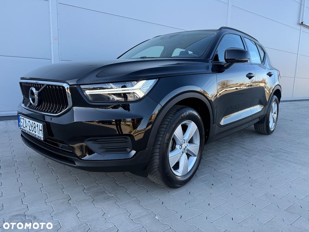 Volvo XC 40 T2 Momentum Core - 1