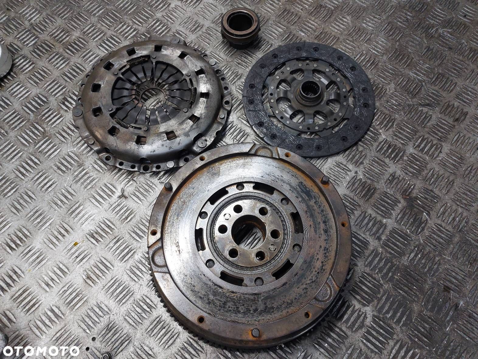 KOŁO DWUMASOWE + TARCZA DOCISK ŁOŻYSKO BMW E46 318i 2.0 16V N42 N46 - 1