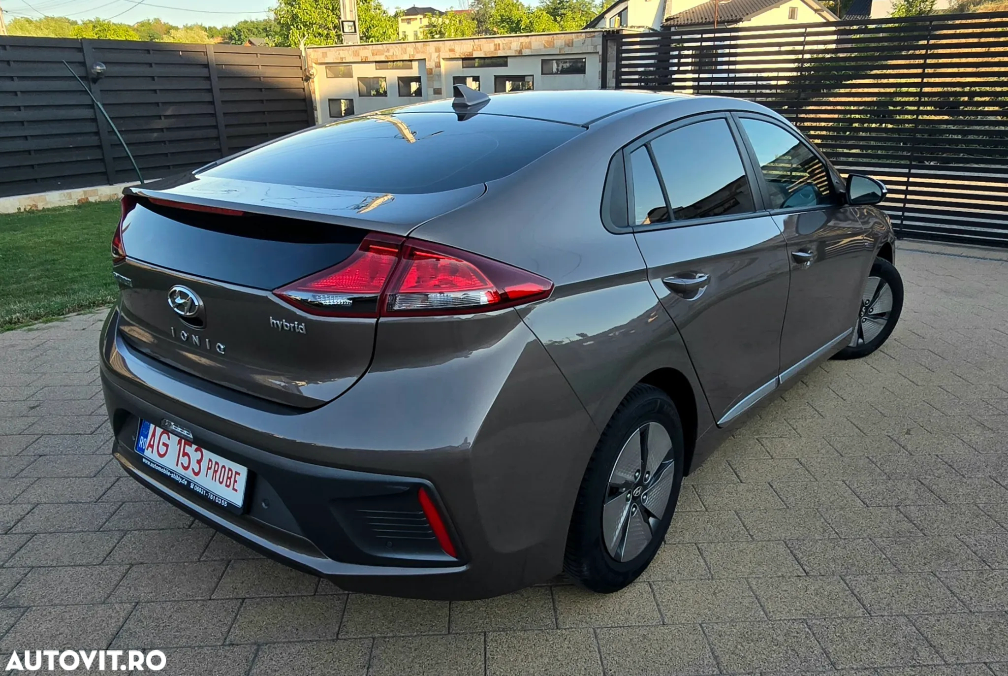 Hyundai IONIQ Hybrid 1.6 GDI Premium - 3