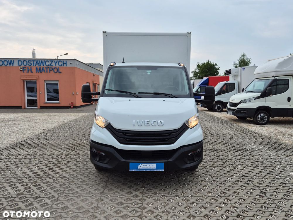 Iveco Daily 35S14 2.3 HPi, kontener 8PAL, winda 750KG, klimatyzacja - 2