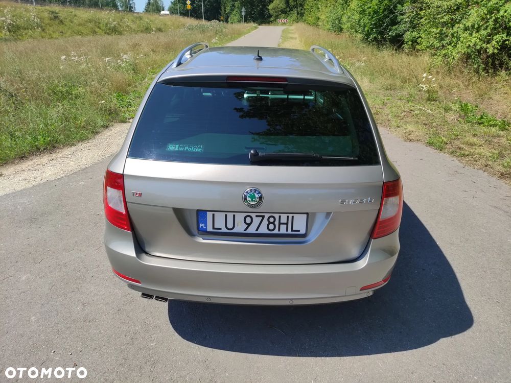 Skoda Superb 2.0 TDI Ambition - 8