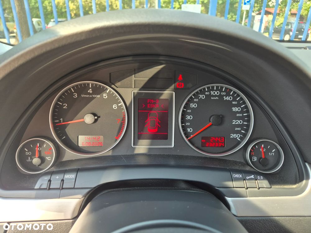 Audi A4 Limousine - 6