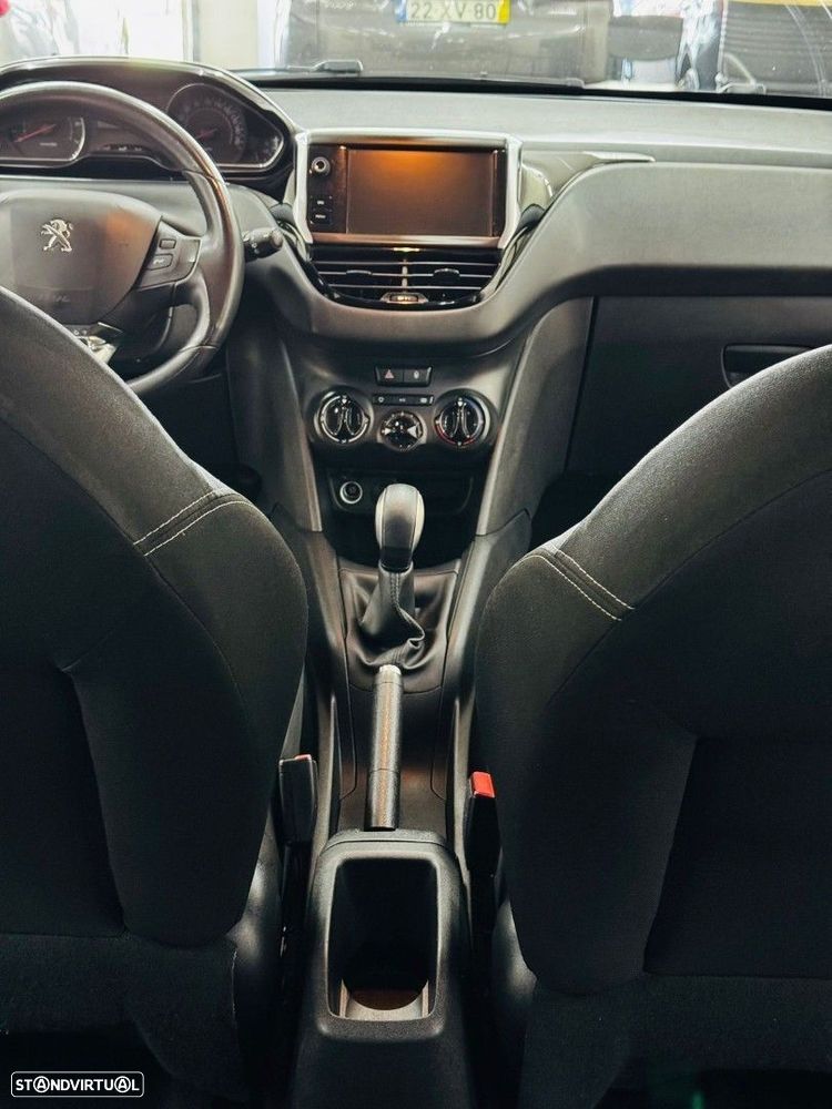Peugeot 208 1.2 VTi SE Style - 18