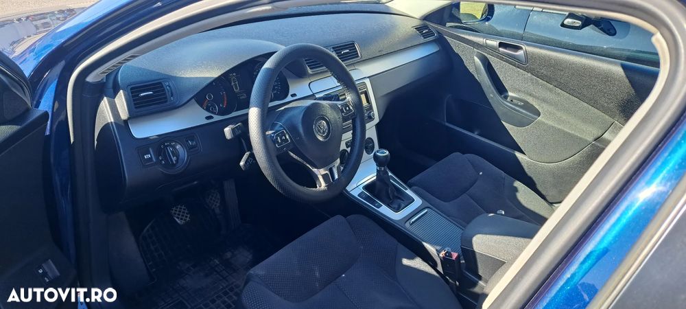 Volkswagen Passat 2.0 TDI DPF Highline - 4