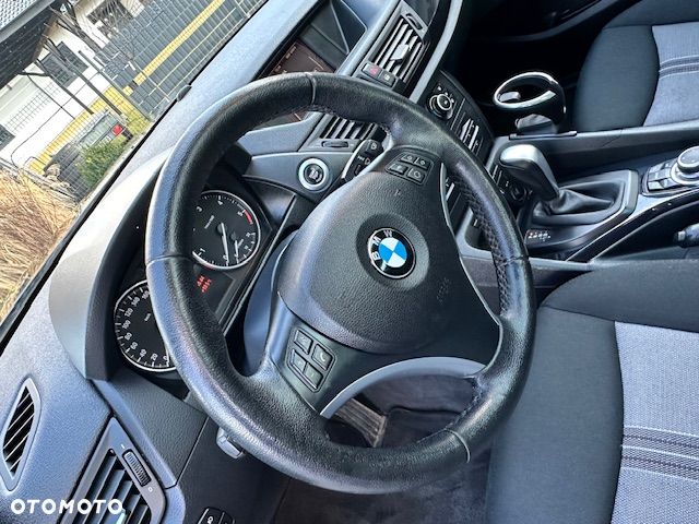 BMW X1 xDrive18d - 12