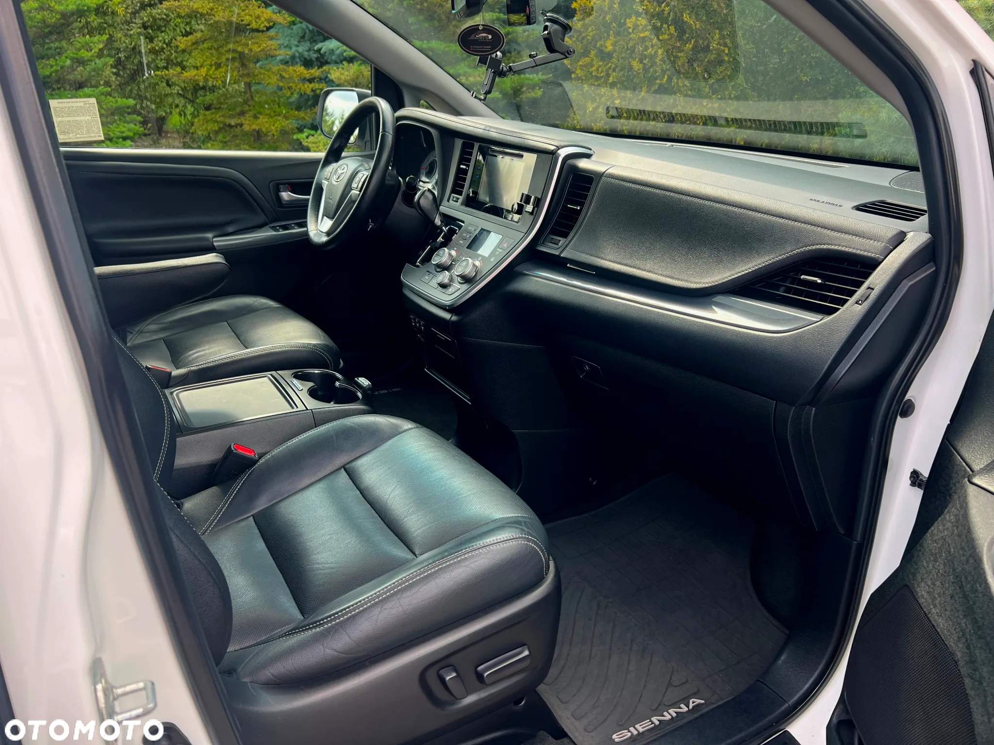Toyota Sienna 3.5 V6 SE - 22