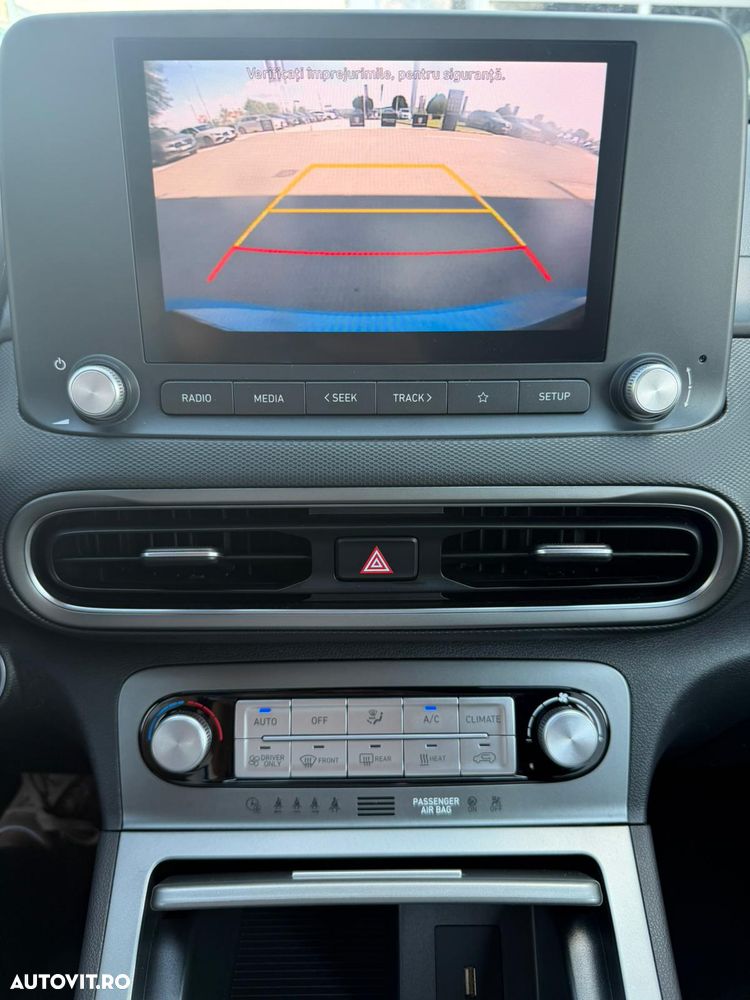 Hyundai KONA Select - 27
