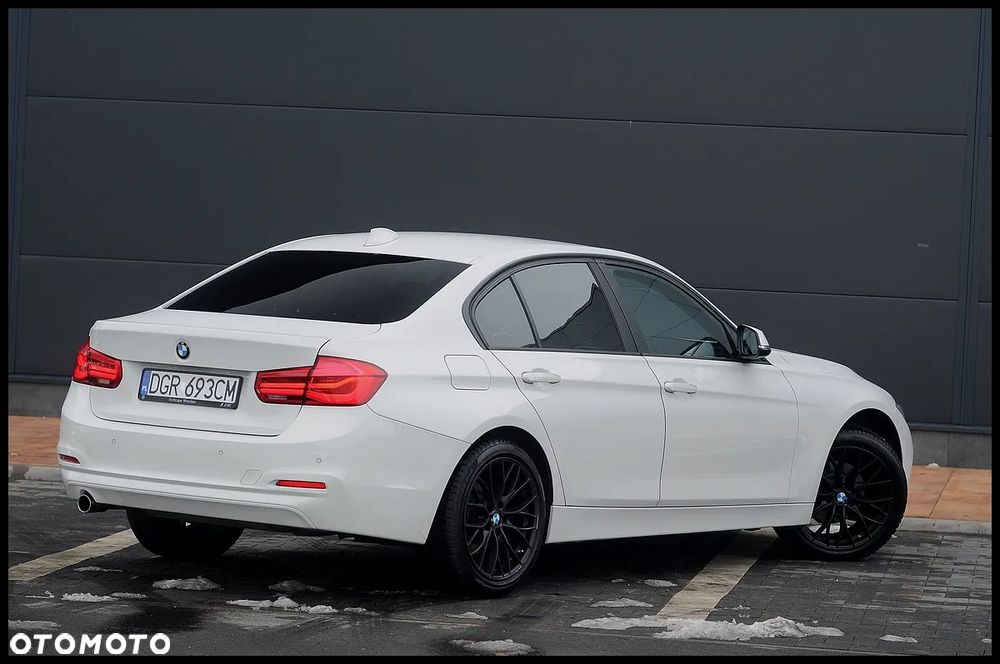 BMW Seria 3 318i - 3