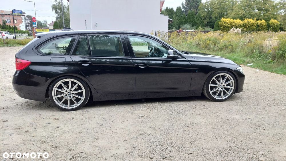 BMW Seria 3 318d DPF Touring Edition Sport - 14