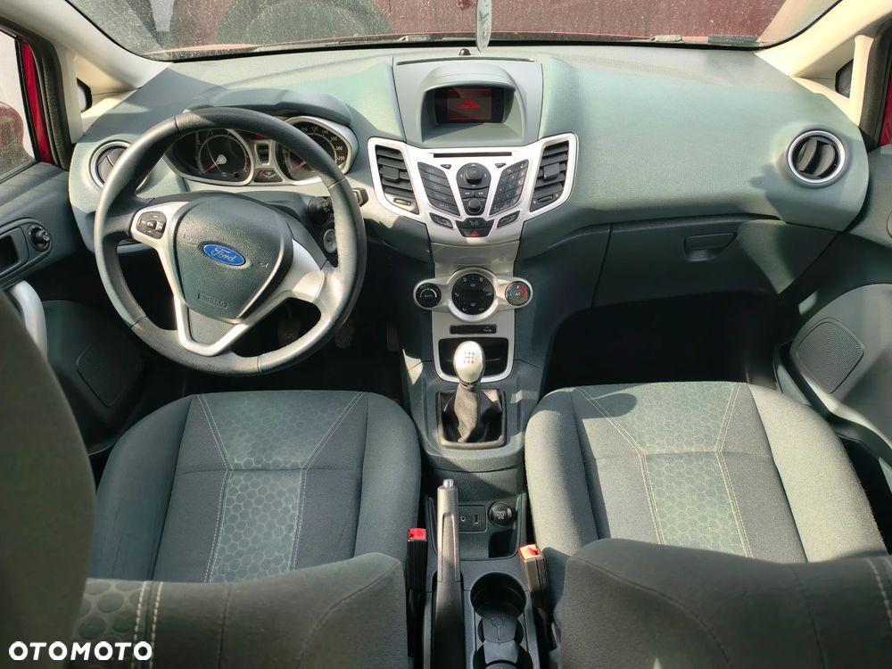 Ford Fiesta 1.4 Ghia - 13