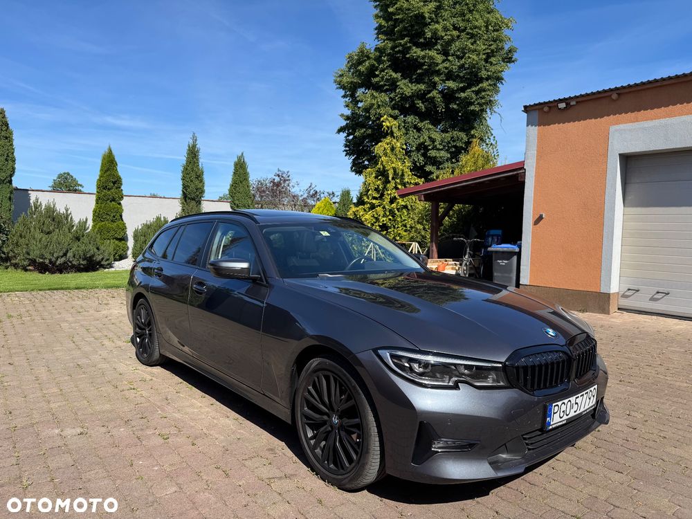 BMW Seria 3 318d mHEV - 10